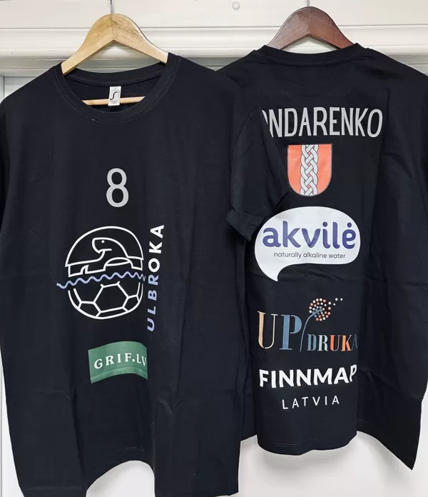 Komandu t-krekli
